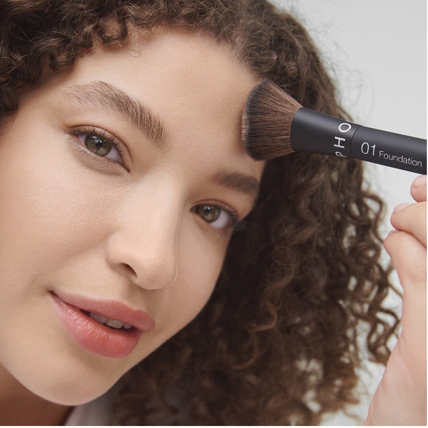 THE FOUNDATION BRUSH-24 01 (BROCHA PARA BASE DE MAQUILLAJE)